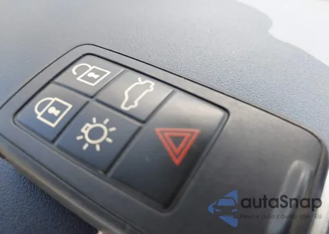 2016 Volvo Xc60 T5 Drive-E Premier из США, поврежденный, VIN YV440MDK9G2787207